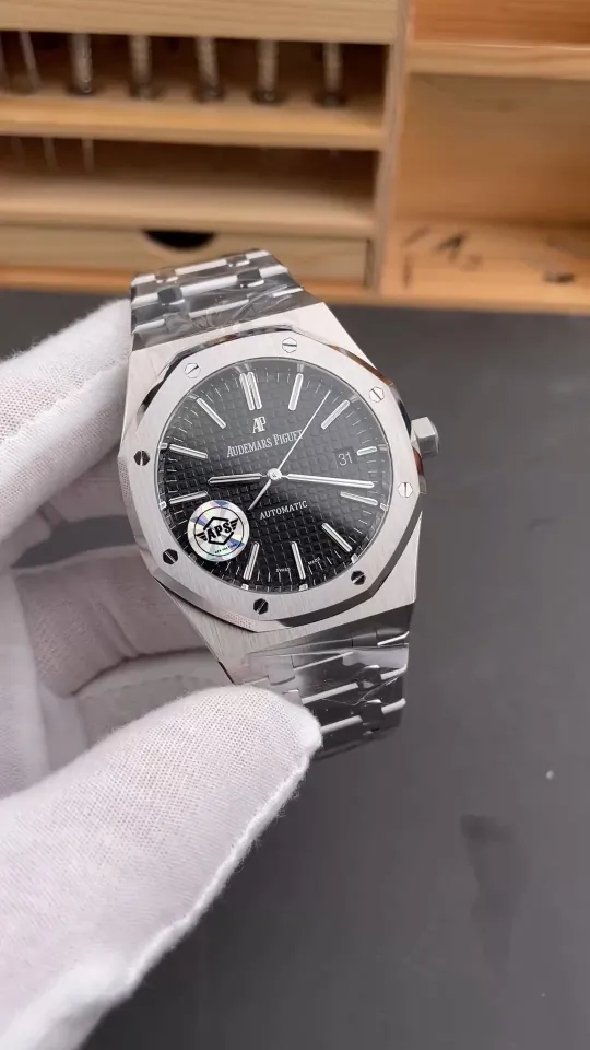 AP Royal Oak 15400 Black Dial 41mm