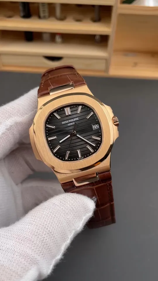 Patek Philippe Nautilus 5711 R Grey Dial 40mm