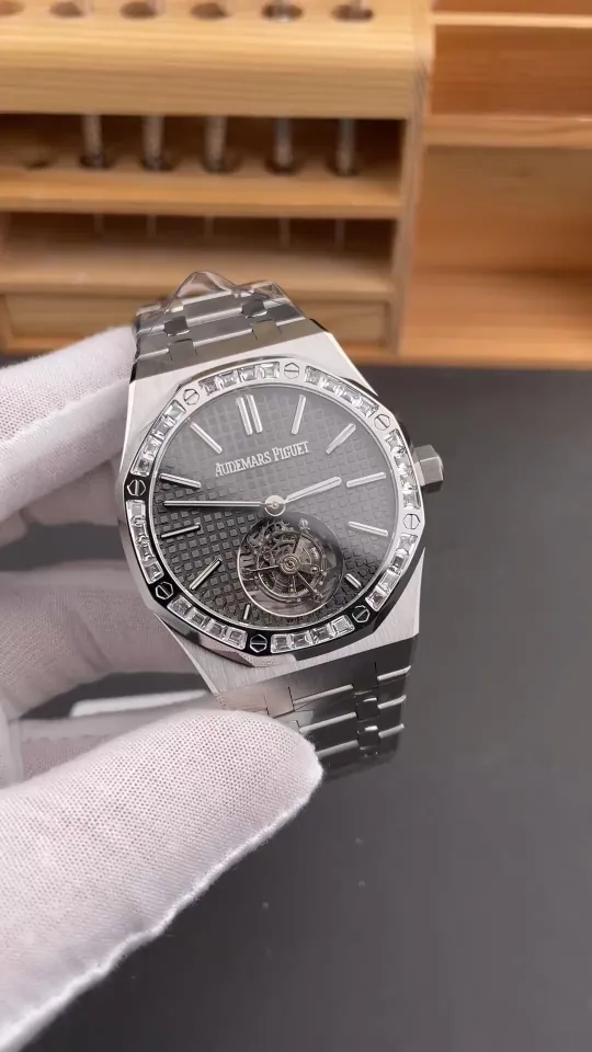 AP Royal Oak 26730 Baguette Diamond 41mm