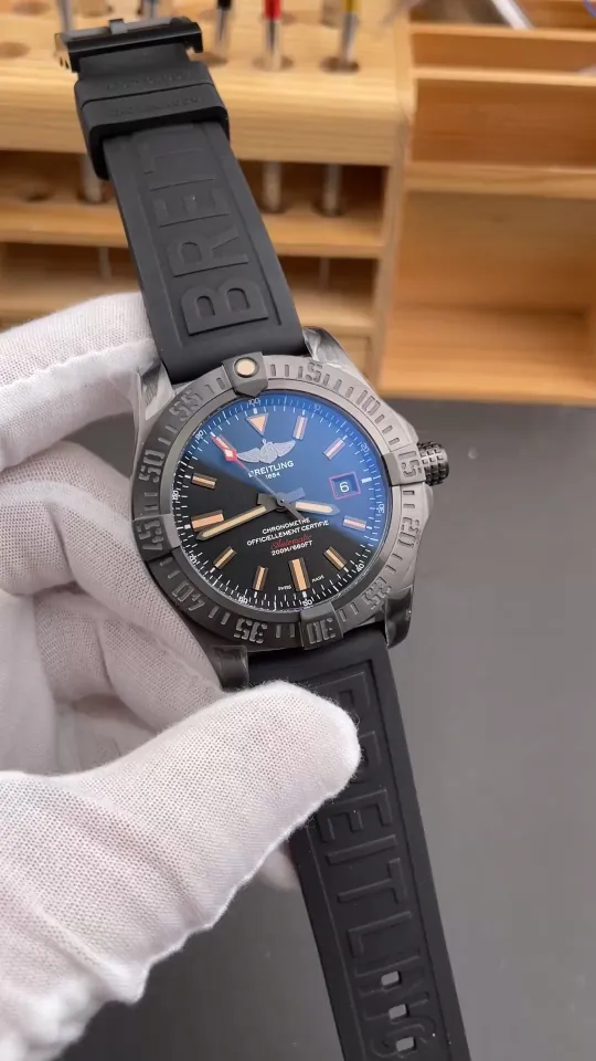 Breitling Avenger Black 44mm
