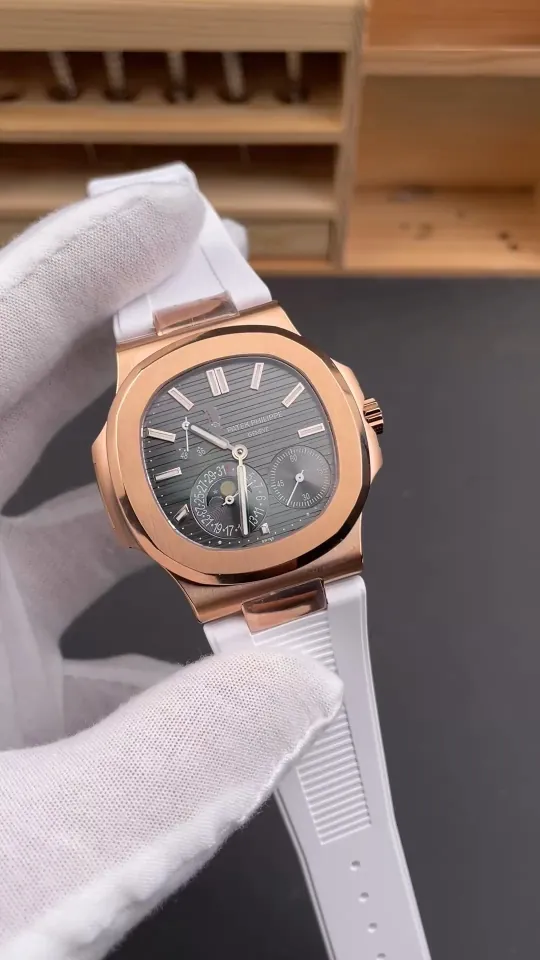 Patek Philippe Nautilus 5712 Rose Gold 40mm