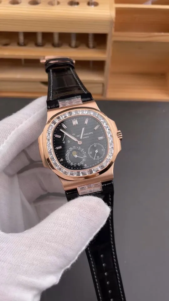 Patek Philippe Nautilus 5724 Rose Gold 40mm