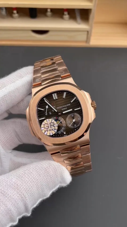 Patek Philippe Nautilus 5712 Rose Gold 40mm