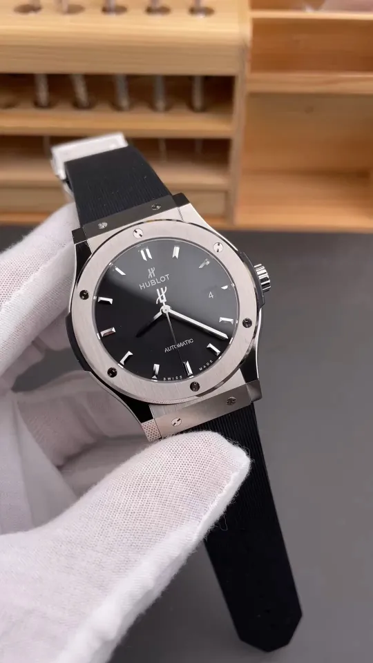 Hublot Classic Fusion Titanium 42mm
