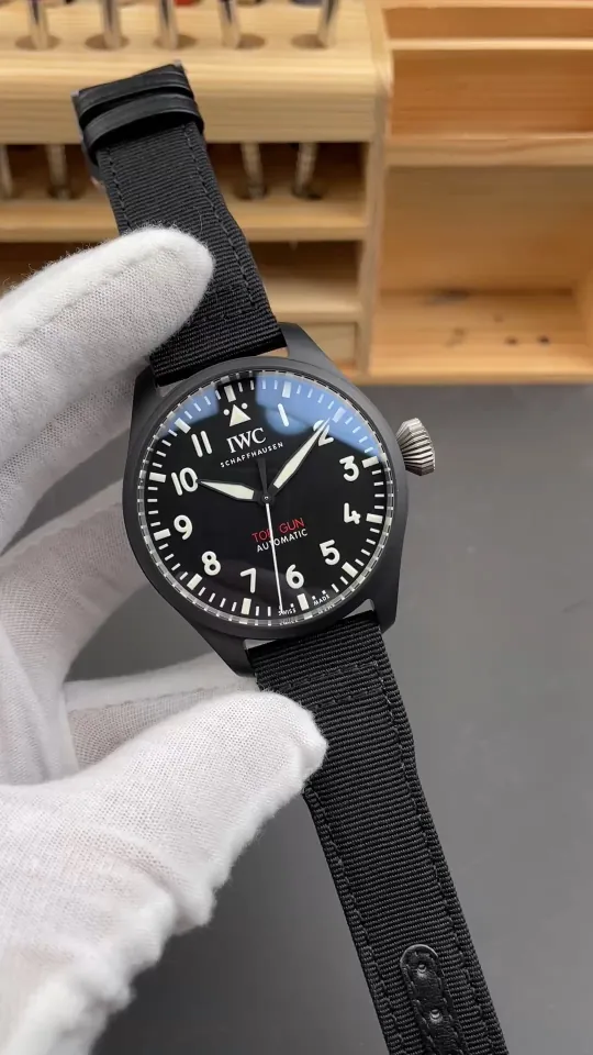 IWC Pilot IW329801titanium Black dial 43.8mm