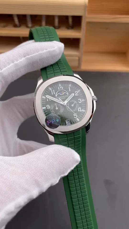 Patek Philippe Aquanaut Green Dial 39.9mm