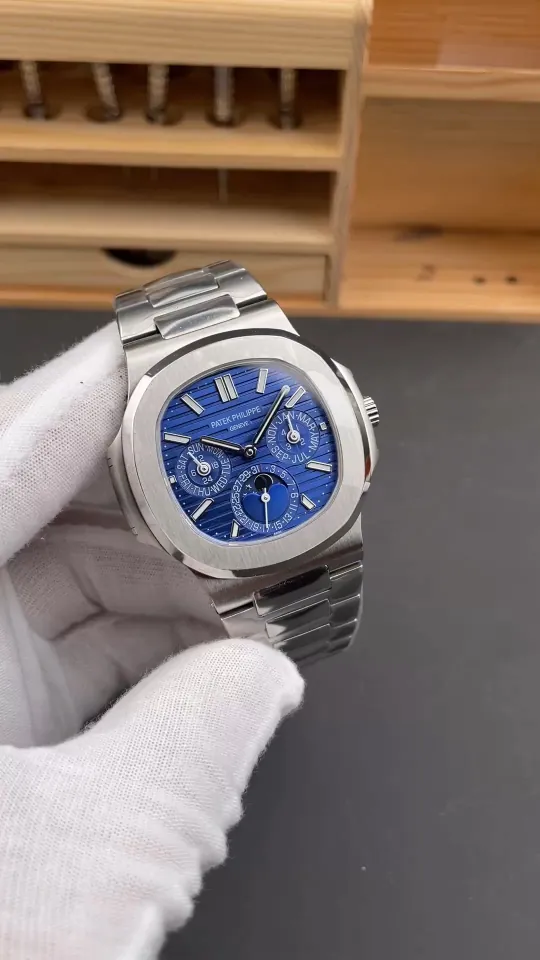 Patek Philippe Nautilus 5740 Blue Dial 40mm