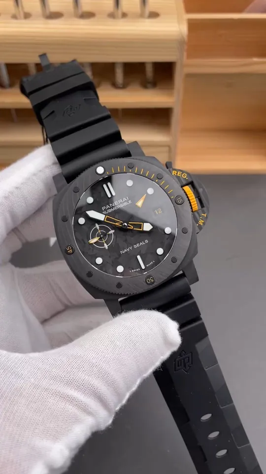Panerai Submersible Submersible PAM1324 Carbon Fiber 44mm