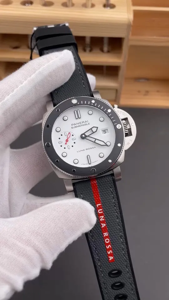 Panerai Luminor PAM1579 White 42mm