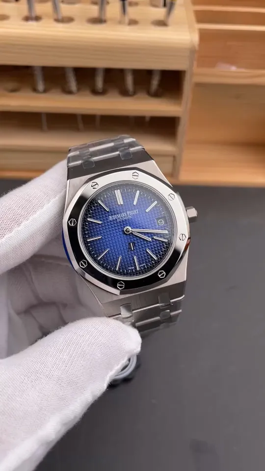 AP Royal Oak 15202 Gradient Blue 39mm