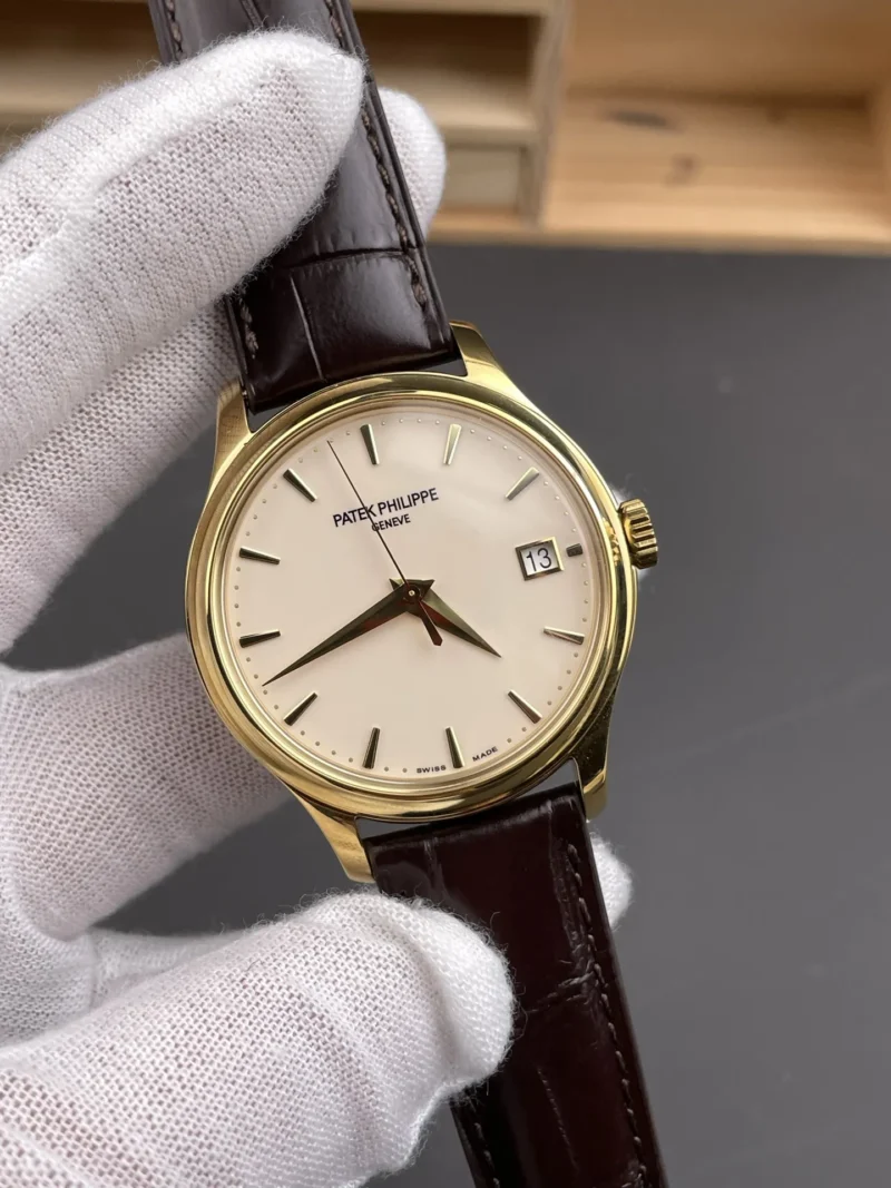 Patek Philippe Calatrava 5227 J Gold 39mm