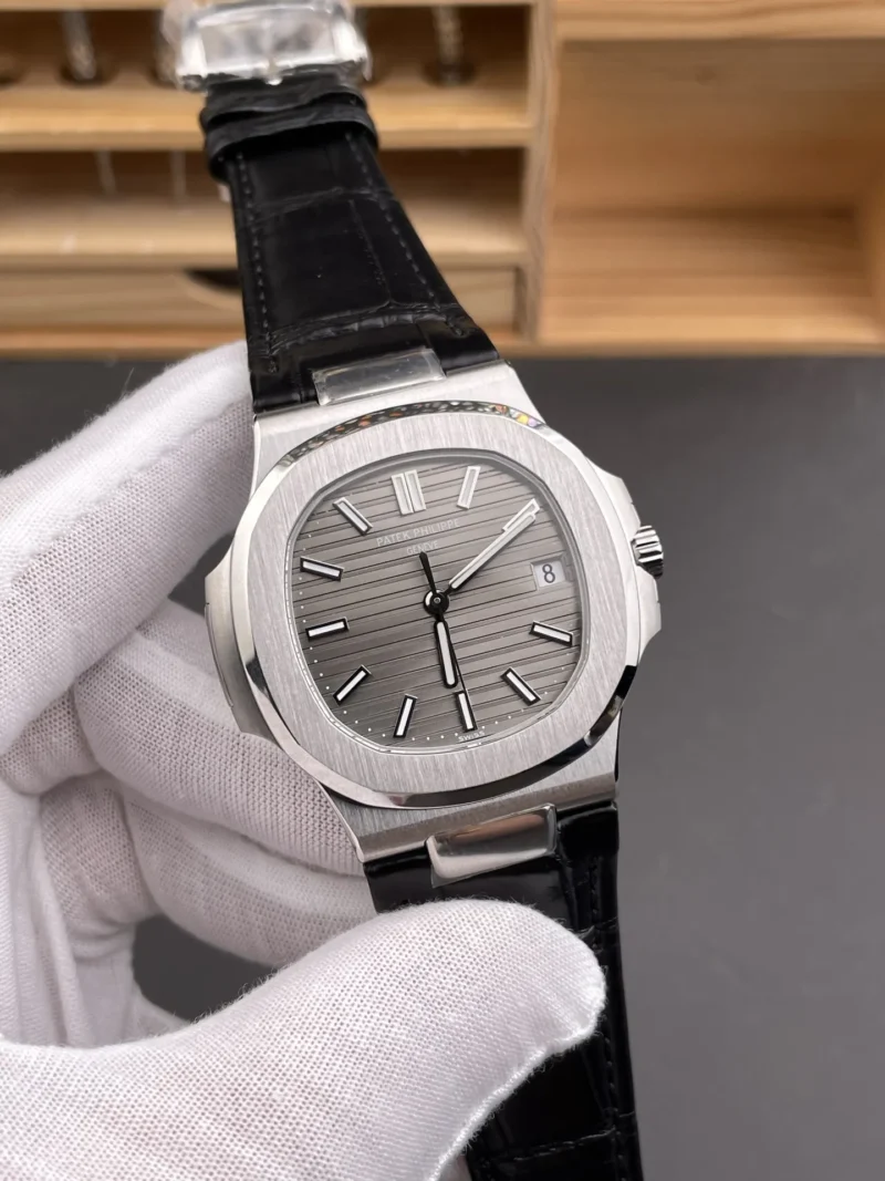 Patek Philippe Nautilus 5711 Grey Dial 40mm