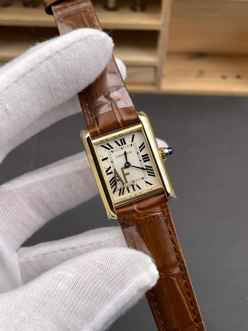 Cartier Tank New 29.5x22mm
