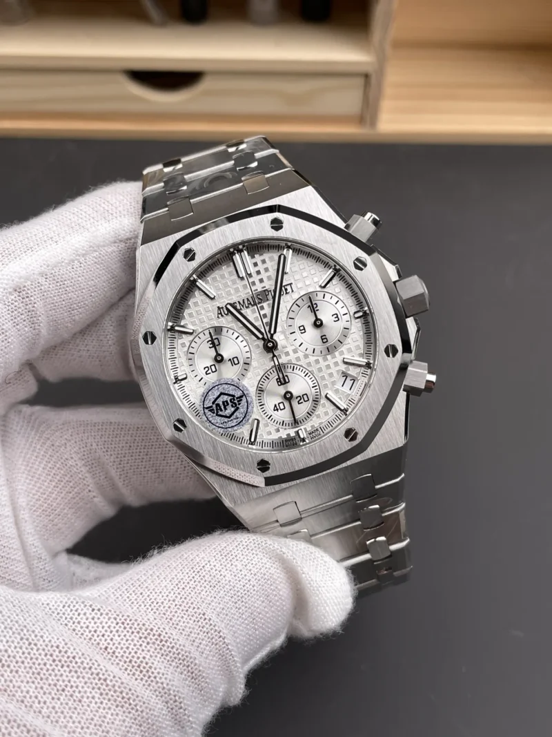 AP Royal Oak 26240 White Dial 41mm