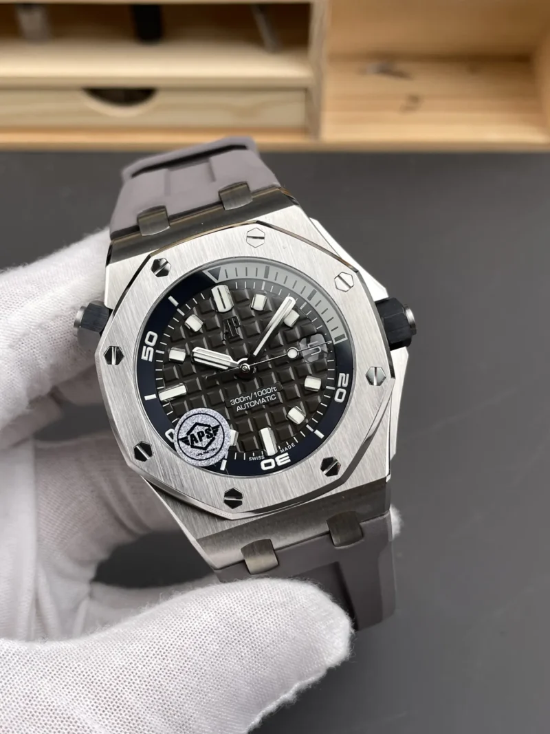 AP Royal Oak 15720 Grey Dial 42mm