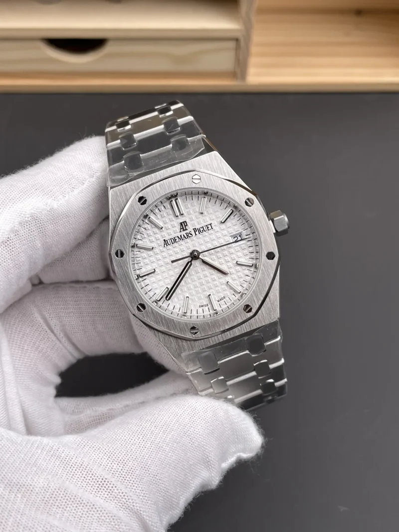 AP Royal Oak 77350 White Dial 34mm