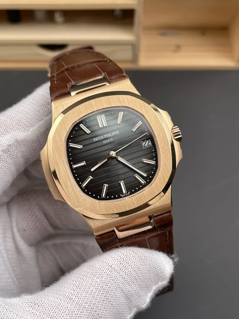 Patek Philippe Nautilus 5711 R Grey Dial 40mm