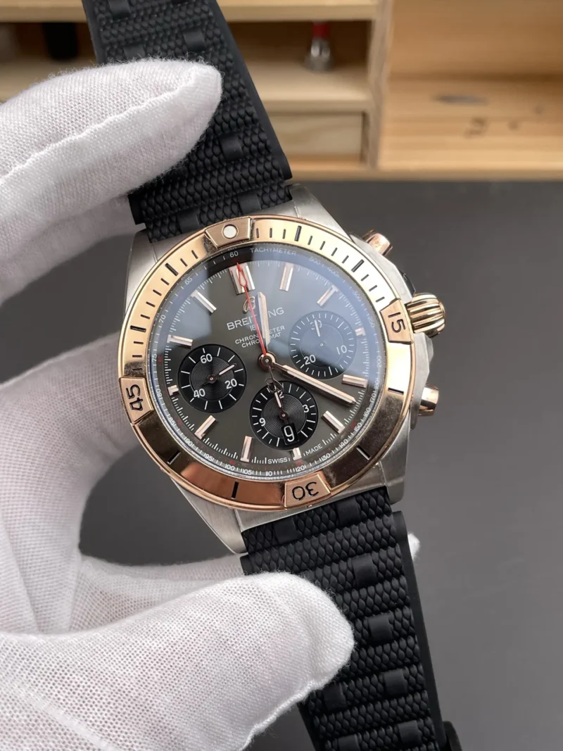 Breitling Chronomat B01rose gold Grey dial Rubber Strap 42mm