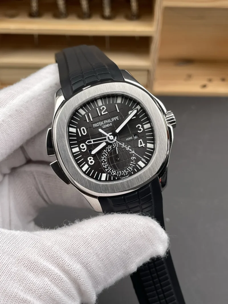 Patek Philippe Aquanaut Black Dial 40.8mm