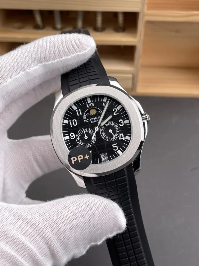 Patek Philippe Aquanaut Black Dial 39.9mm