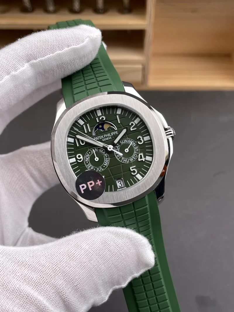 Patek Philippe Aquanaut Green Dial 39.9mm