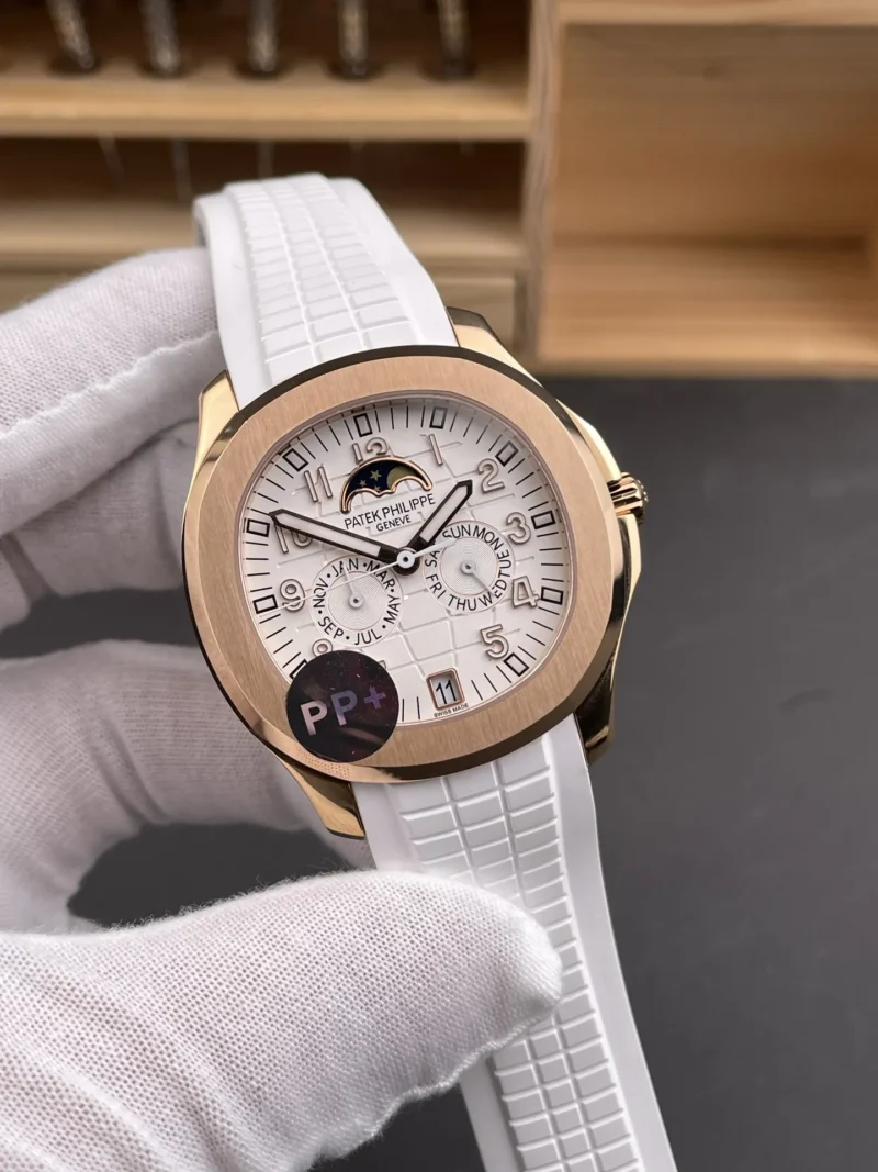 Patek Philippe Aquanaut Rose Gold 39.9mm