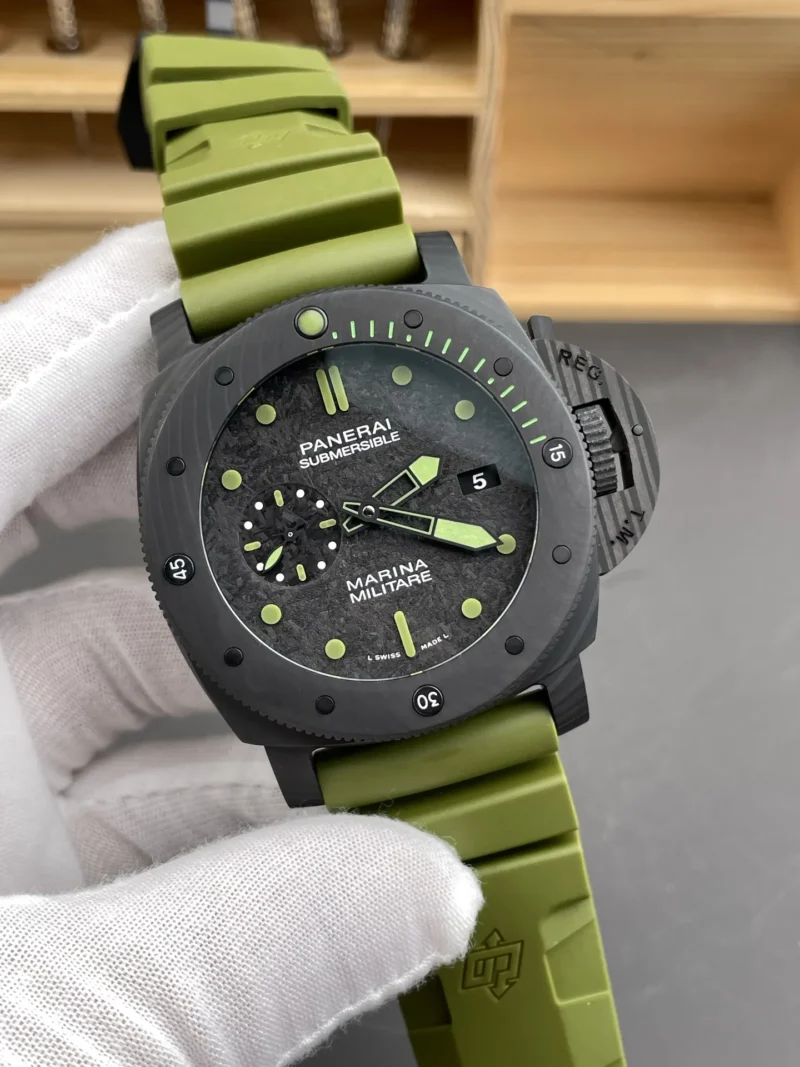 Panerai Submersible Submersible PAM961 Green 47mm