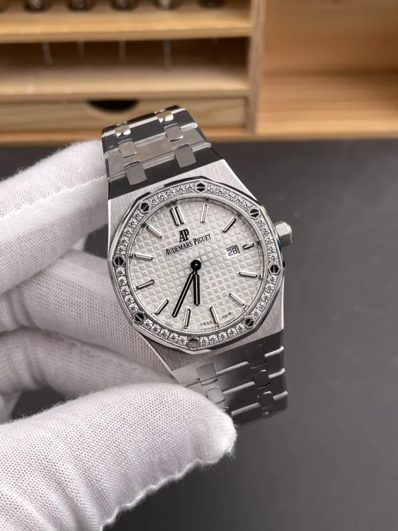 AP Royal Oak 67651 Diamond Bezel 33mm