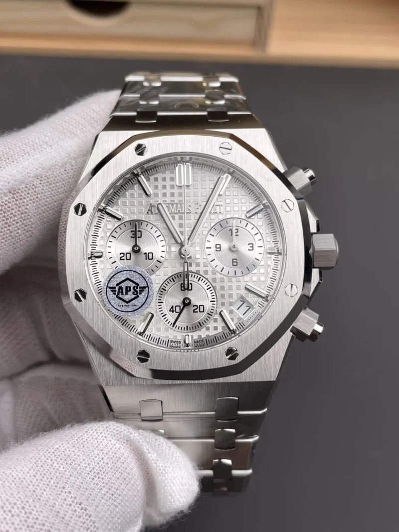 AP Royal Oak 26240 White Dial 41mm