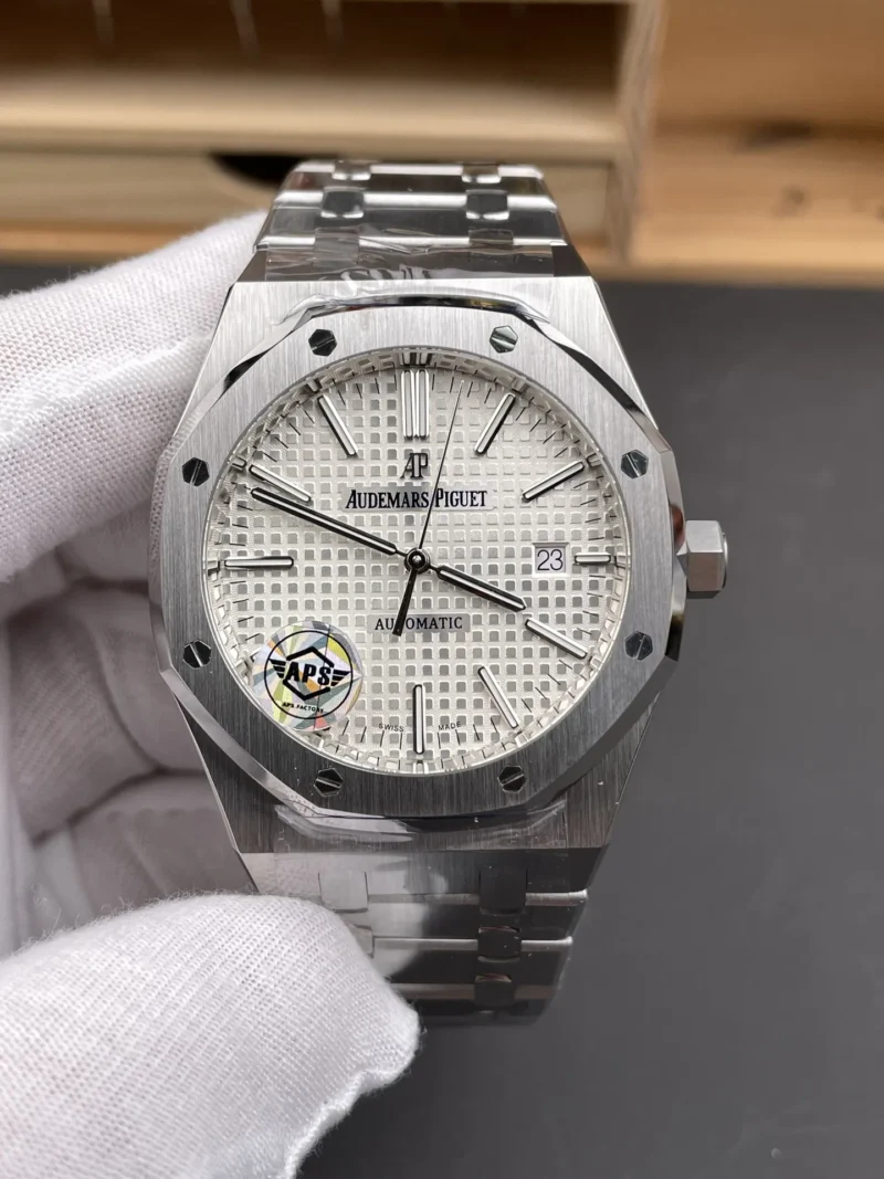 AP Royal Oak 15400 White Dial 41mm