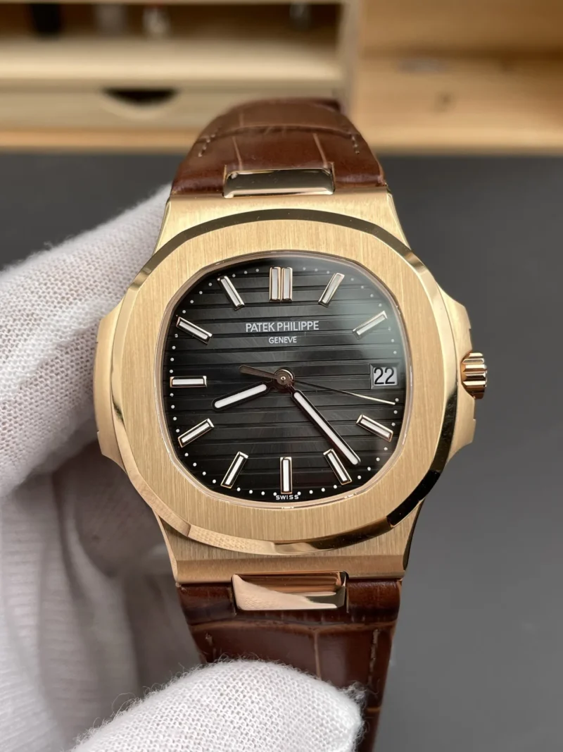 Patek Philippe Nautilus 5711 R Grey Dial 40mm