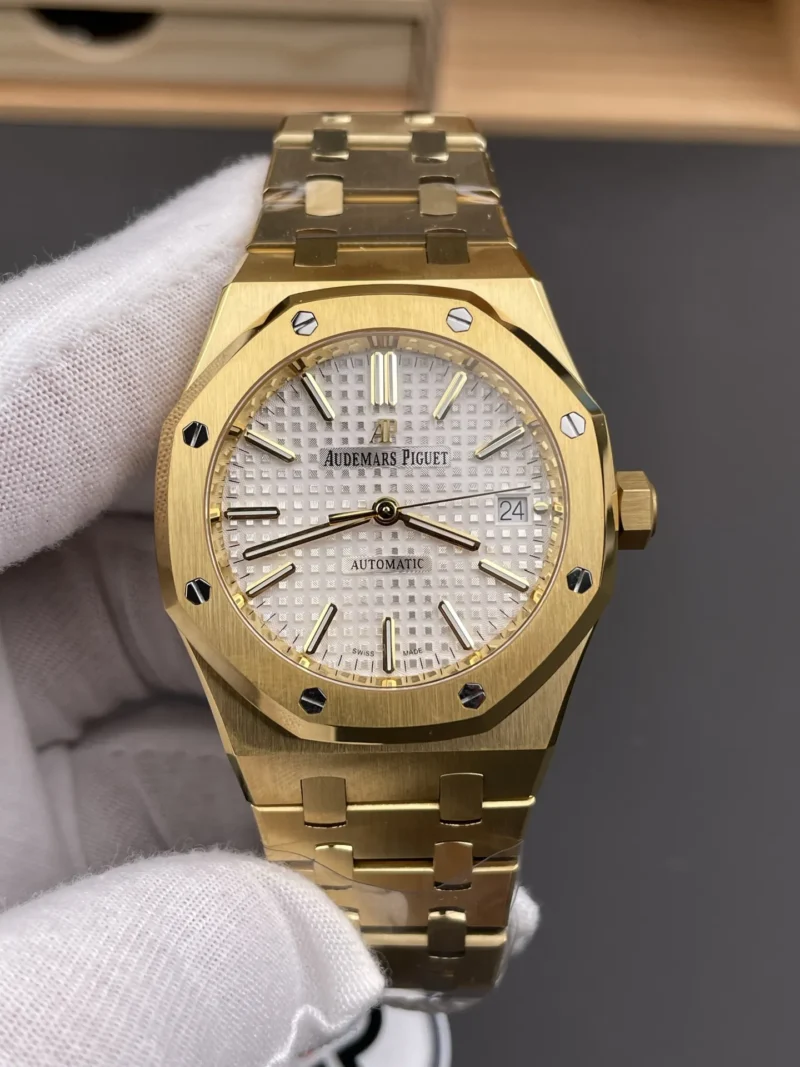 AP Royal Oak White Dial 37mm