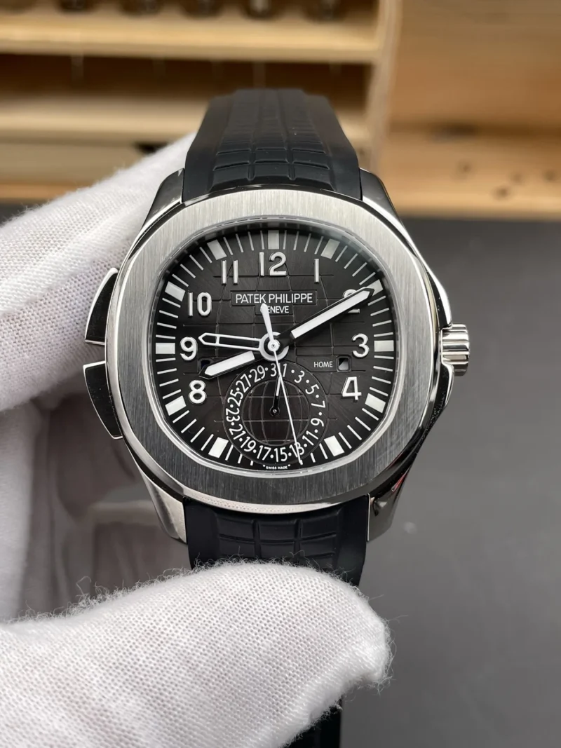 Patek Philippe Aquanaut Black Dial 40.8mm