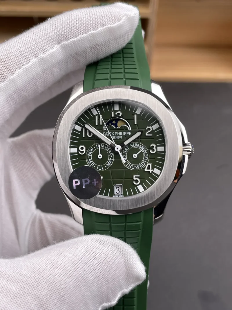 Patek Philippe Aquanaut Green Dial 39.9mm