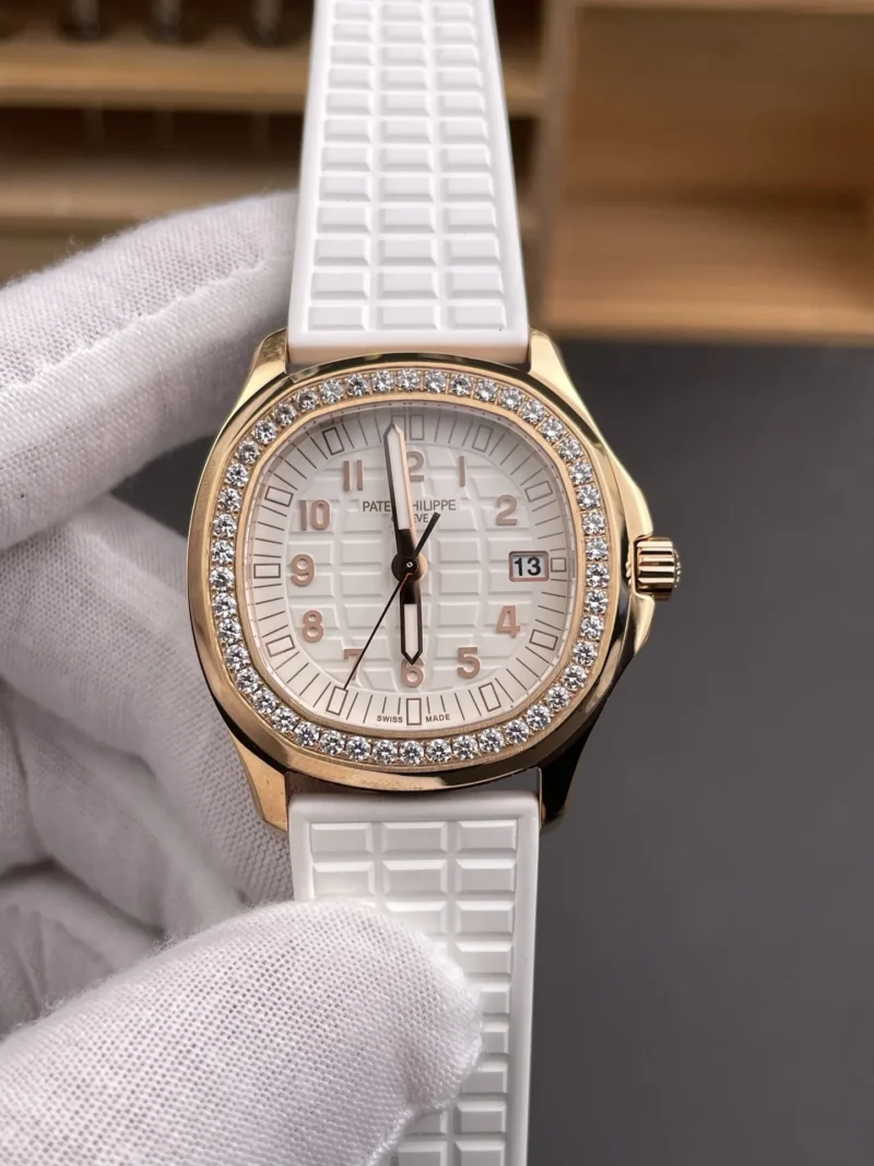Patek Philippe Aquanaut Rose Gold 35.6mm