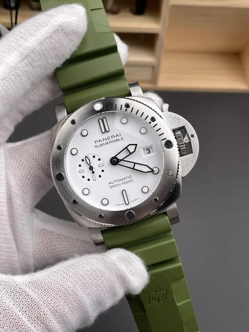 Panerai Submersible Submersible PAM1226 White Dial 44mm