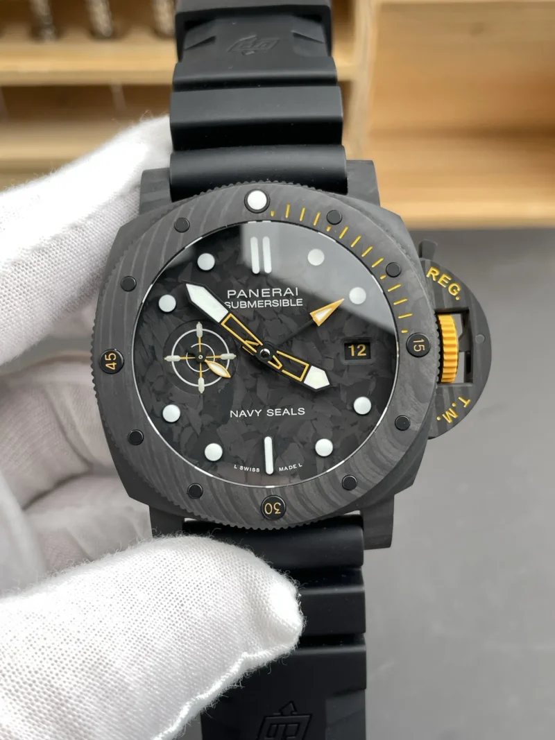 Panerai Submersible Submersible PAM1324 Carbon Fiber 44mm