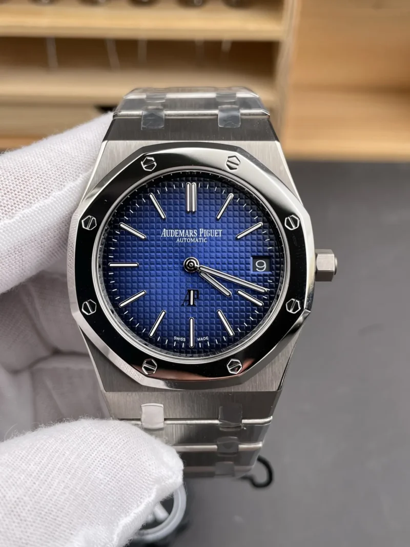 AP Royal Oak 15202 Gradient Blue 39mm