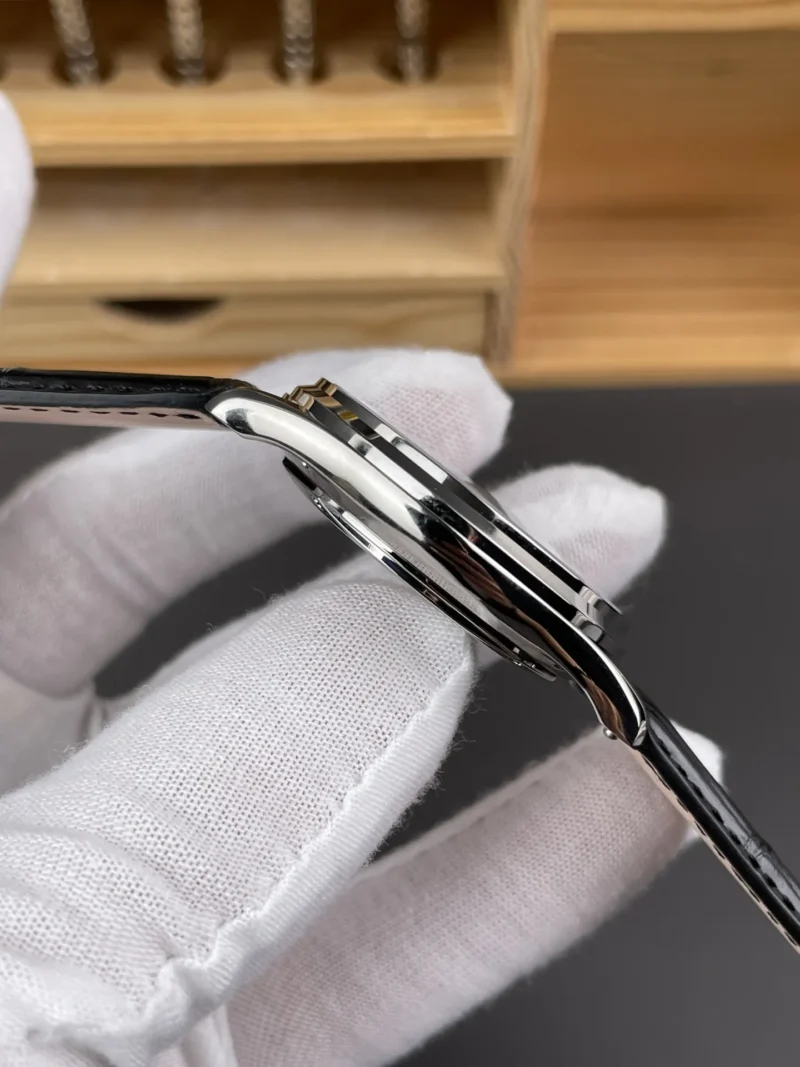 Jaeger-LeCoultre Master 39mm