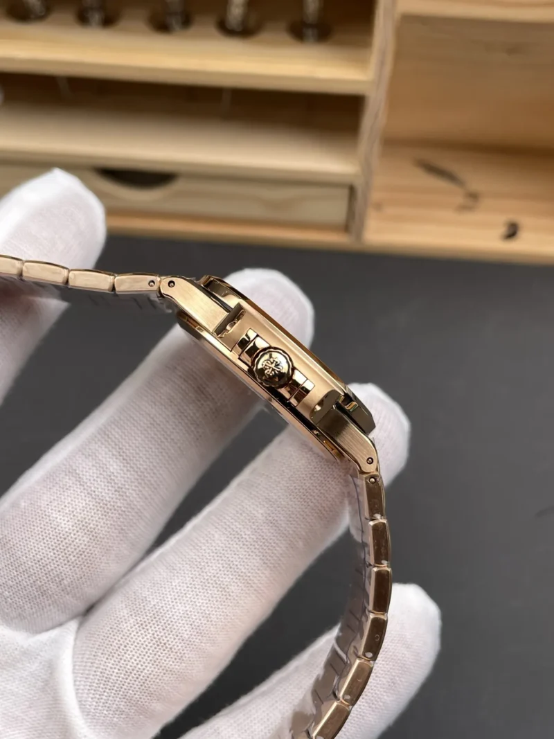 Patek Philippe Nautilus 7118 Rose Gold 35.2mm