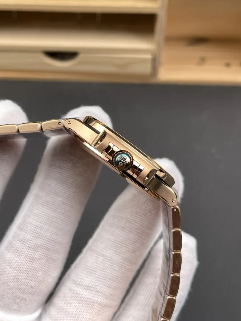 Patek Philippe Nautilus 7118 Rose Gold 35.2mm