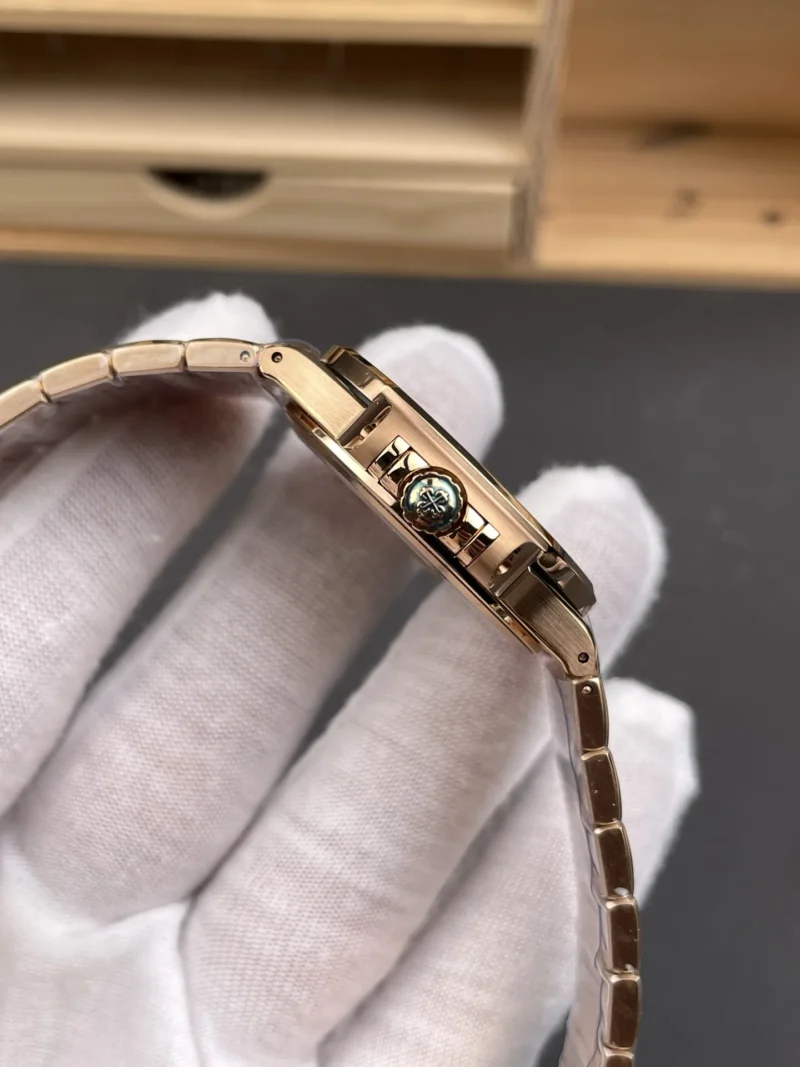 Patek Philippe Nautilus 7118 Rose Gold 35.2mm