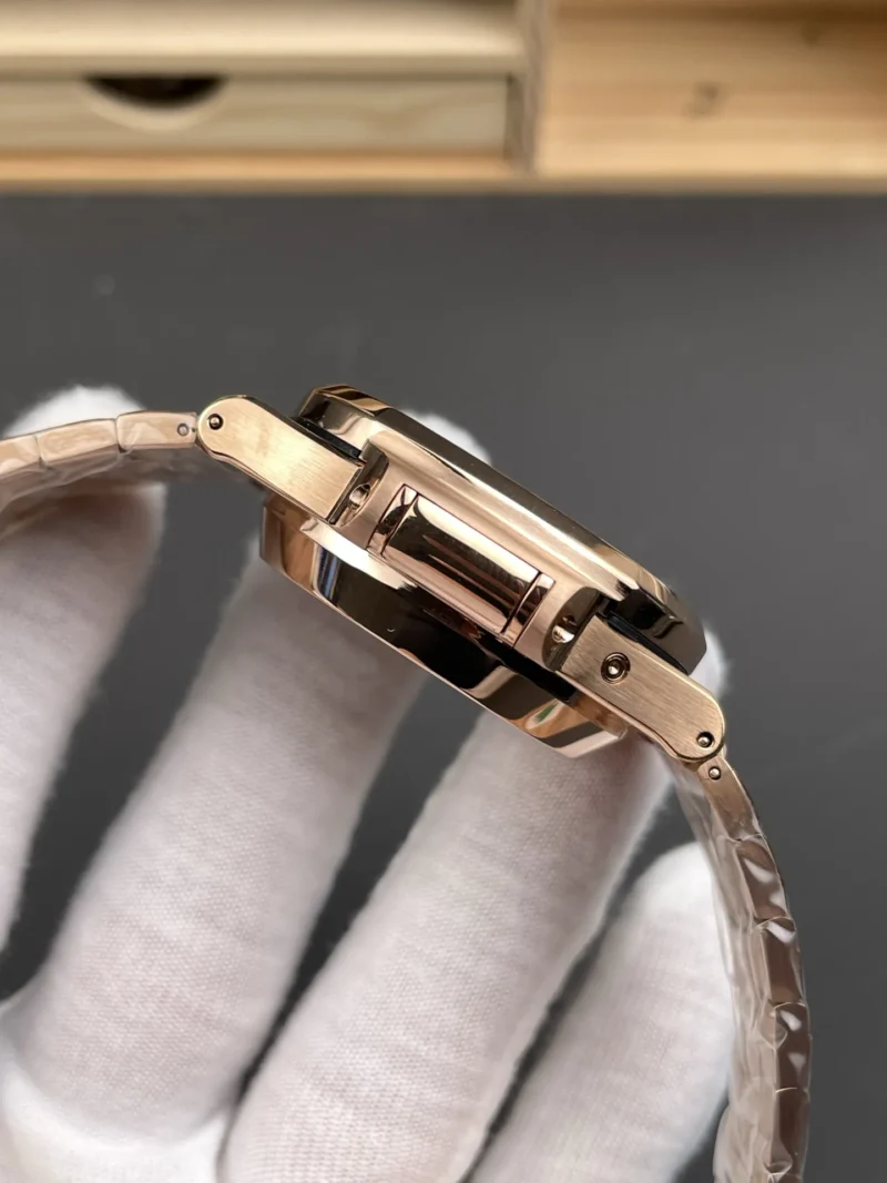 Patek Philippe Nautilus 5990 Chronograph 40.5mm