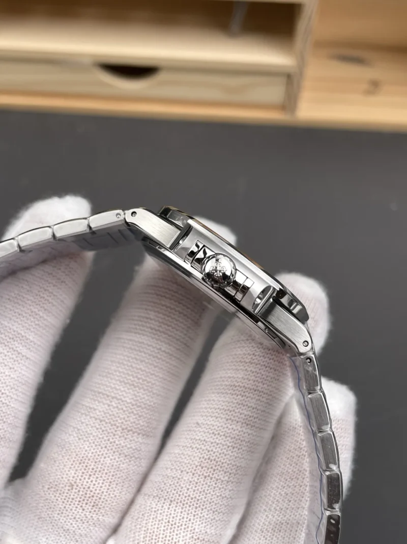 Patek Philippe Nautilus 7118 Diamond Bezel 35.2mm