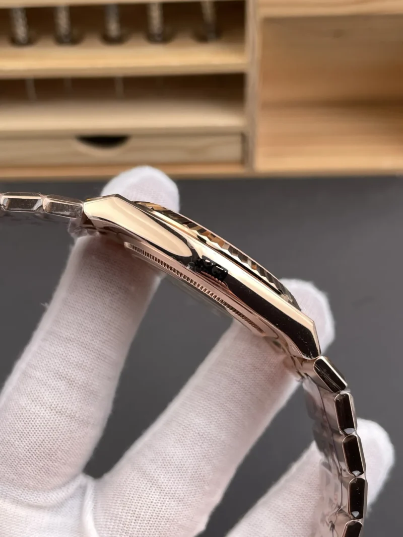 Rolex Sky-Dweller Rose Gold 40mm