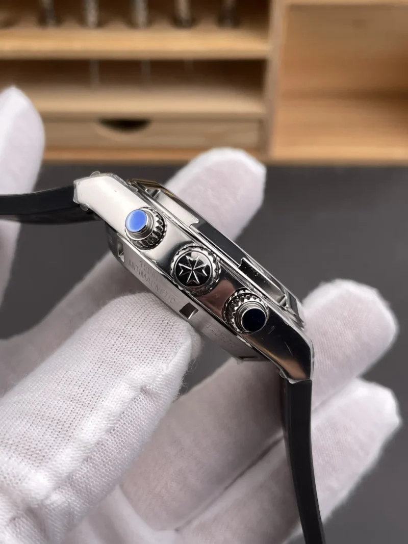 Vacheron Constantin Overseas 5500 Panda 42mm