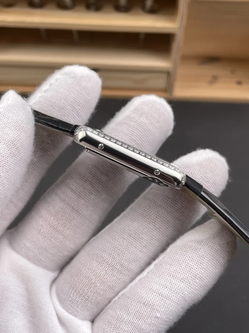 Cartier Tank Diamond Bezel 33.7x25.5mm