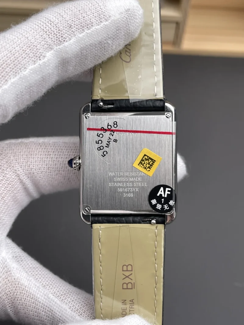 Cartier Tank Classic 34.8x27.4mm