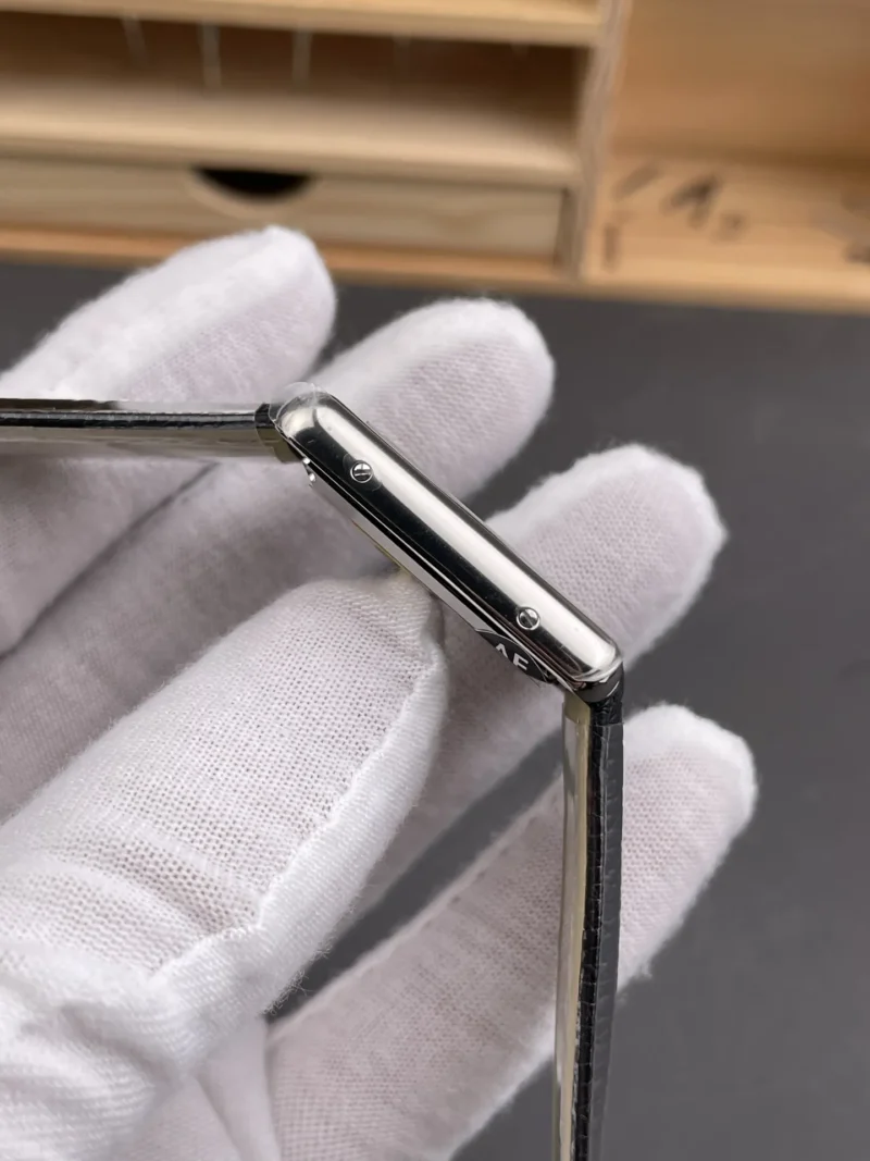 Cartier Tank Black Dial 33.7x25.5mm