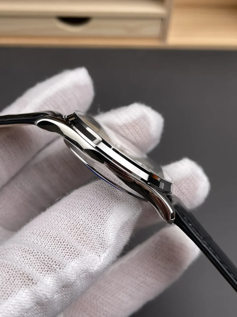 Jaeger-Le Coultre Master 39mm